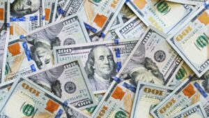 Why Is the US Dollar So Strong